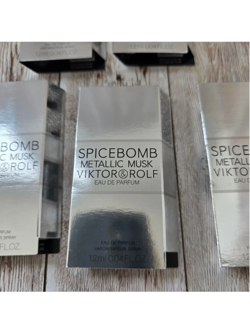Men Viktor & Rolf Spicebomb Metallic Musk Samples